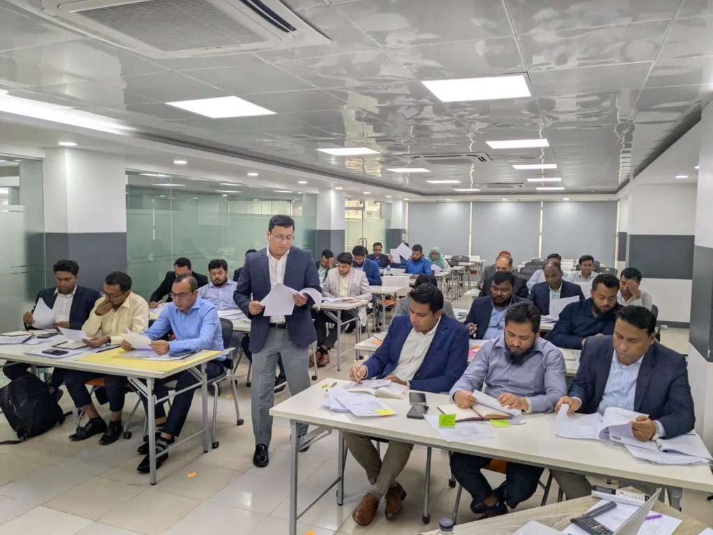 TalentShapeUp trainer delivering healthcare diagnostics B2B sales training